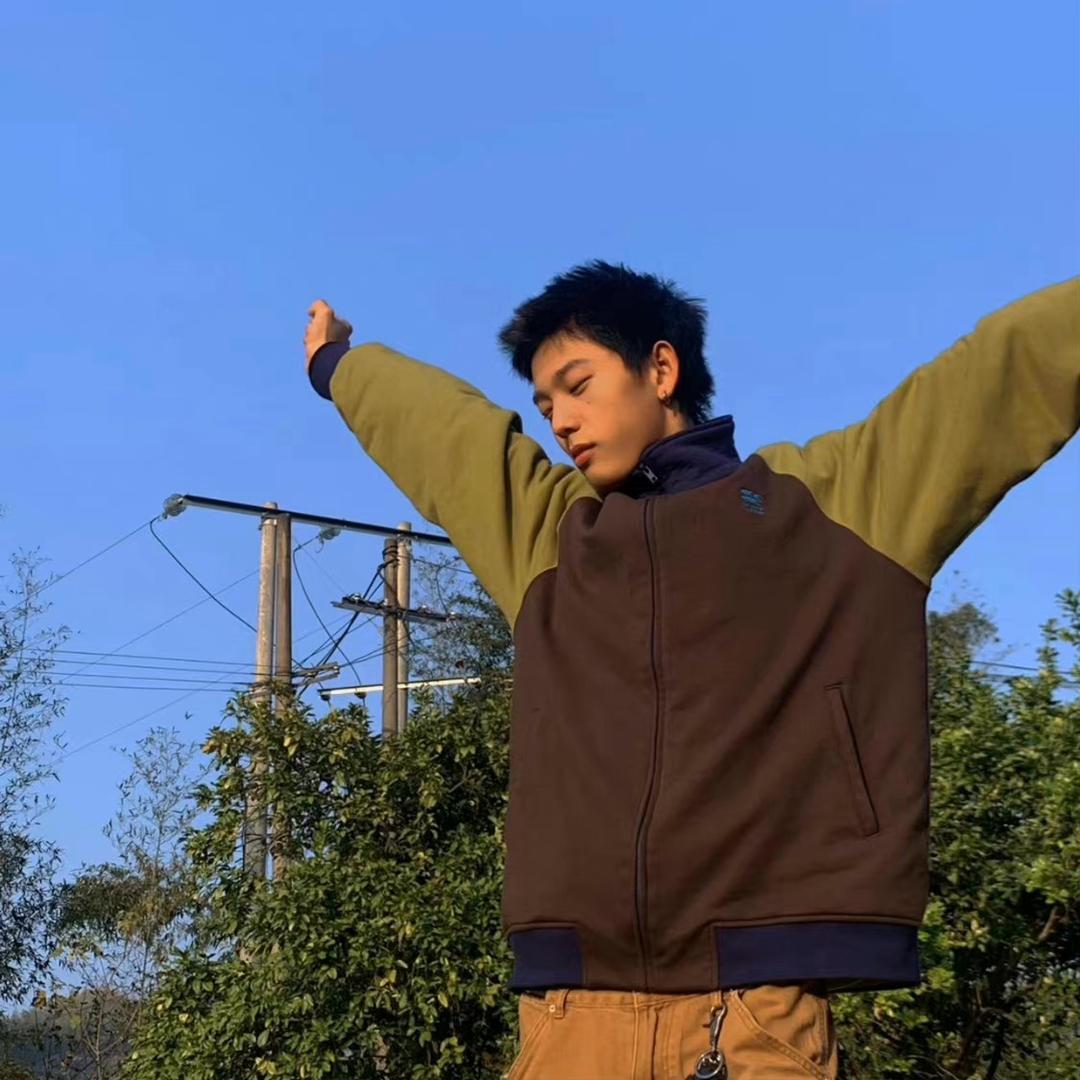 阿伦_