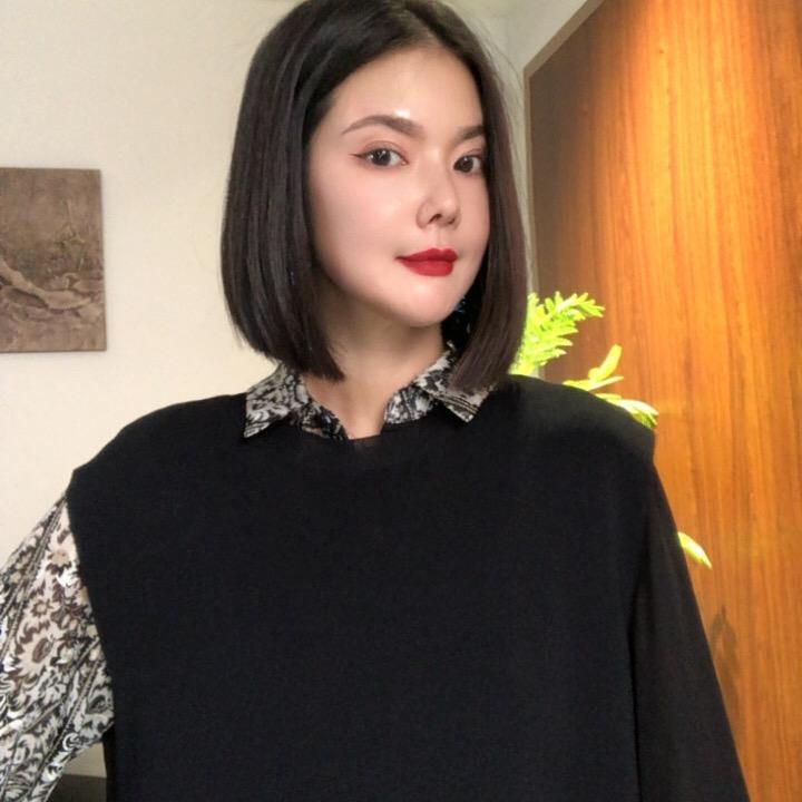 颜佳轻奢微胖女装
