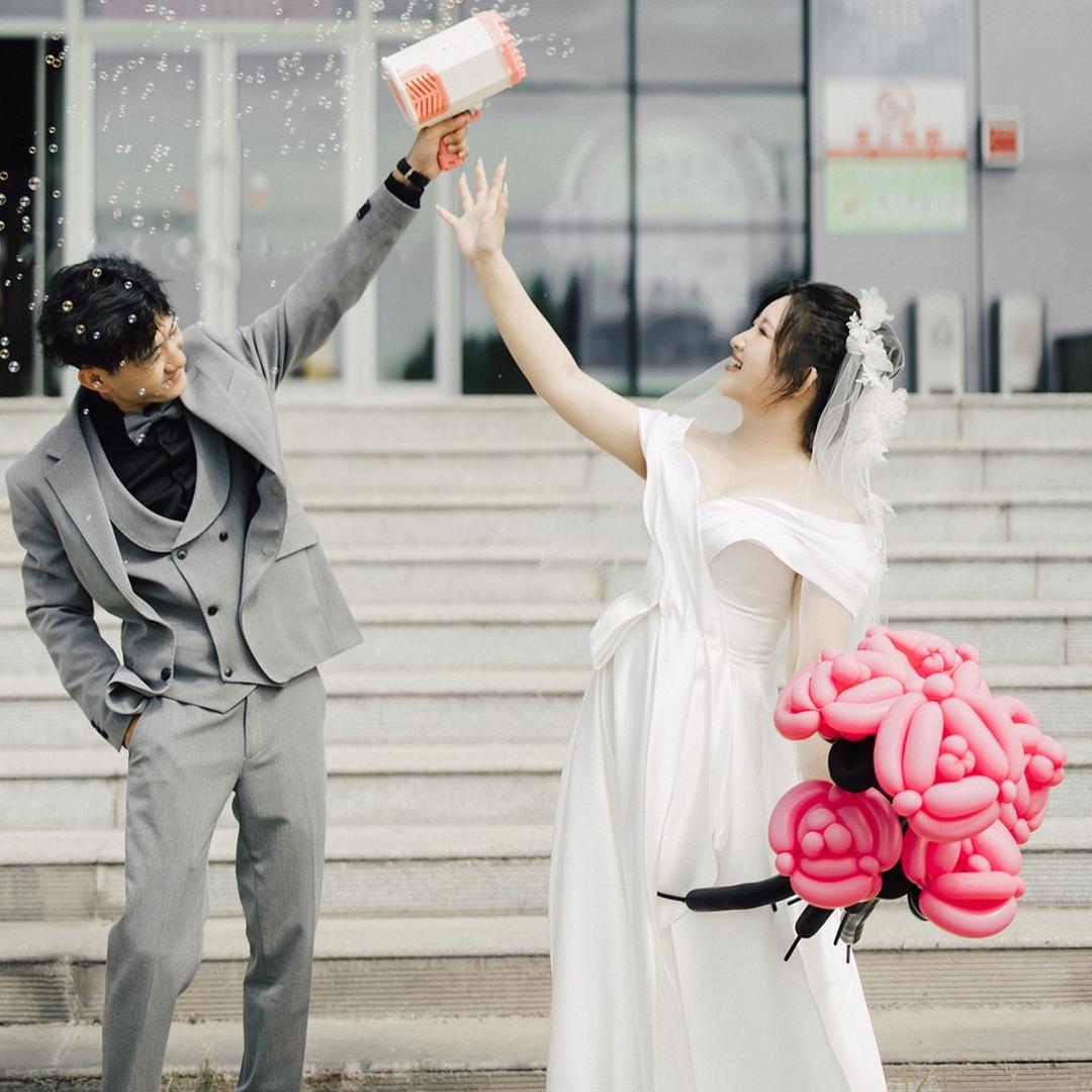 薇美妆婚纱礼服馆小可