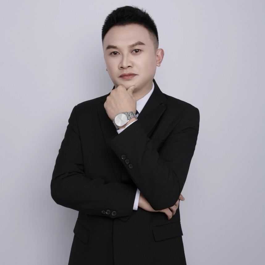 重庆皓元何佳宾