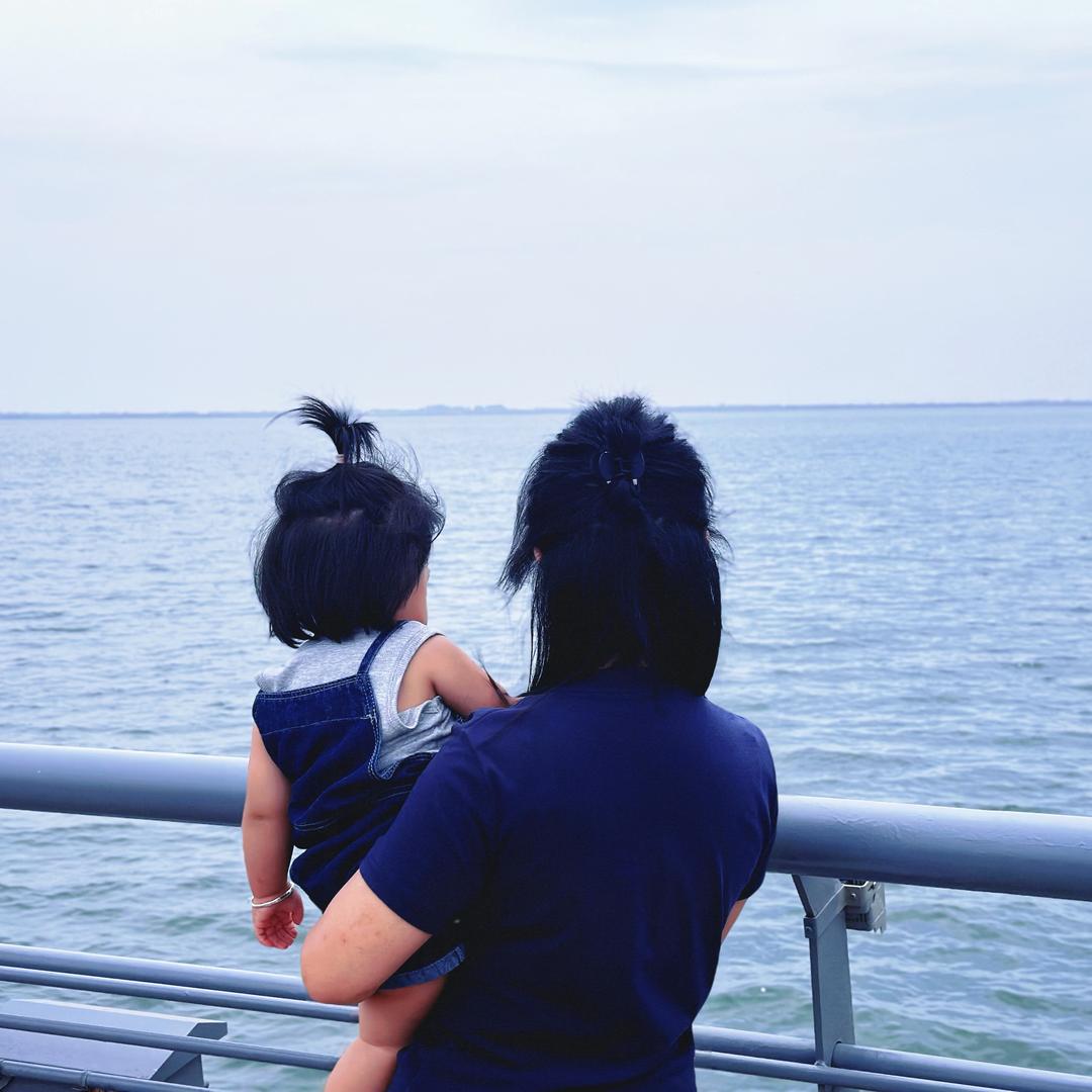 👧🏻²ºº³