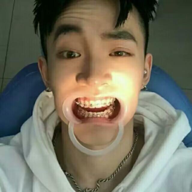 昴厚姿