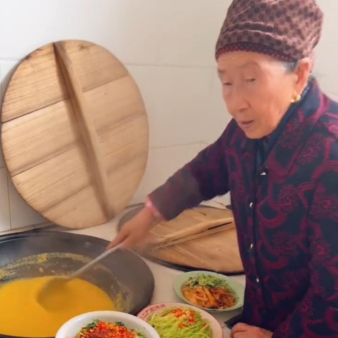 小脚奶奶和我