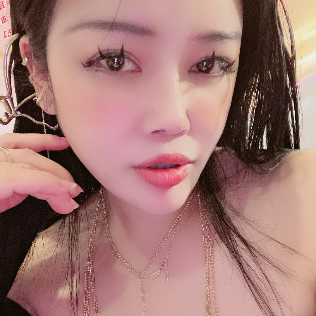 娜娜肖猫儿