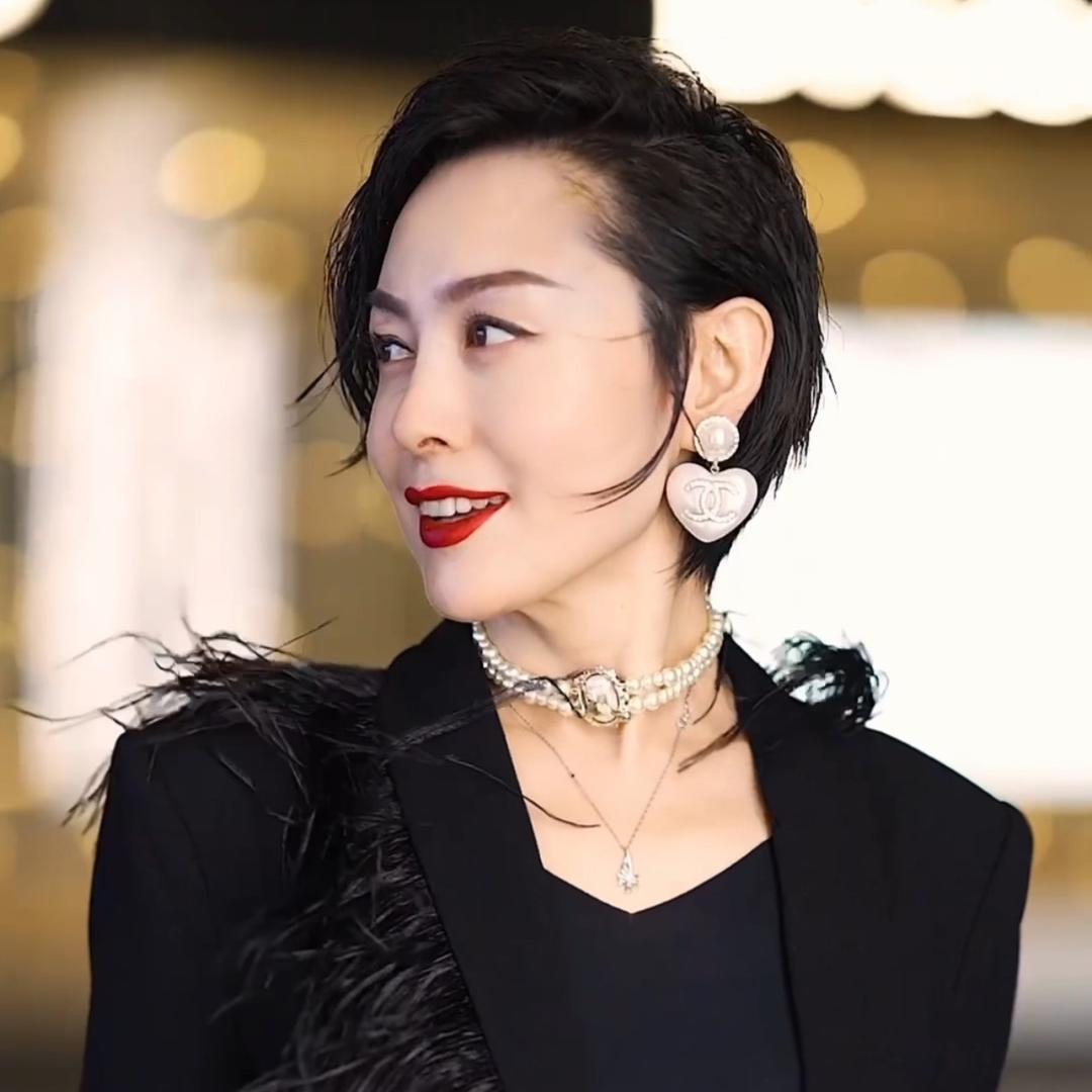 宋卉妍高端女装定制