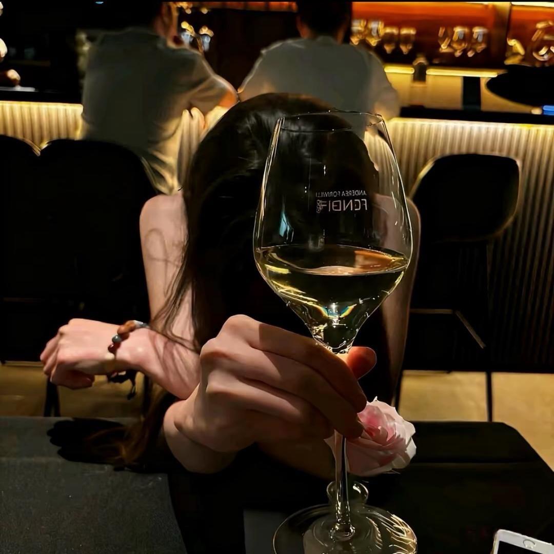 33岁二婚高冷后妈