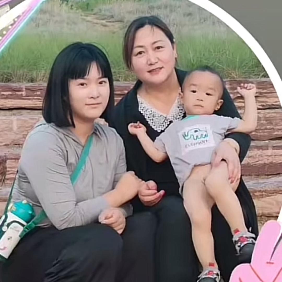 菜园俏媳妇鼓舞队王霞团长