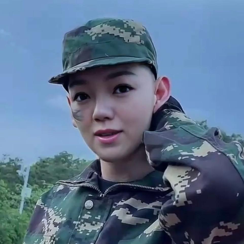 卫燕（退伍女兵记录日常生活)