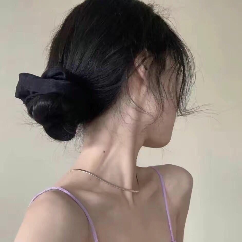 腼腆小美