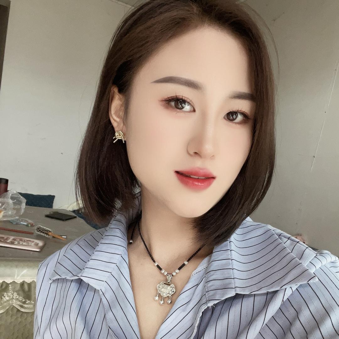 小顾小顾ʕ•̫͡•ʔ