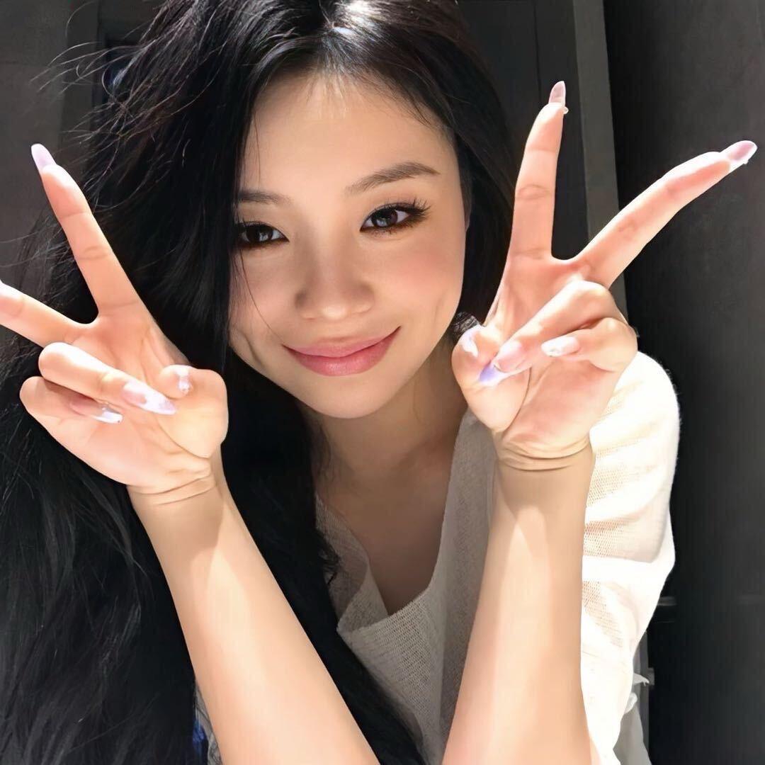 YI