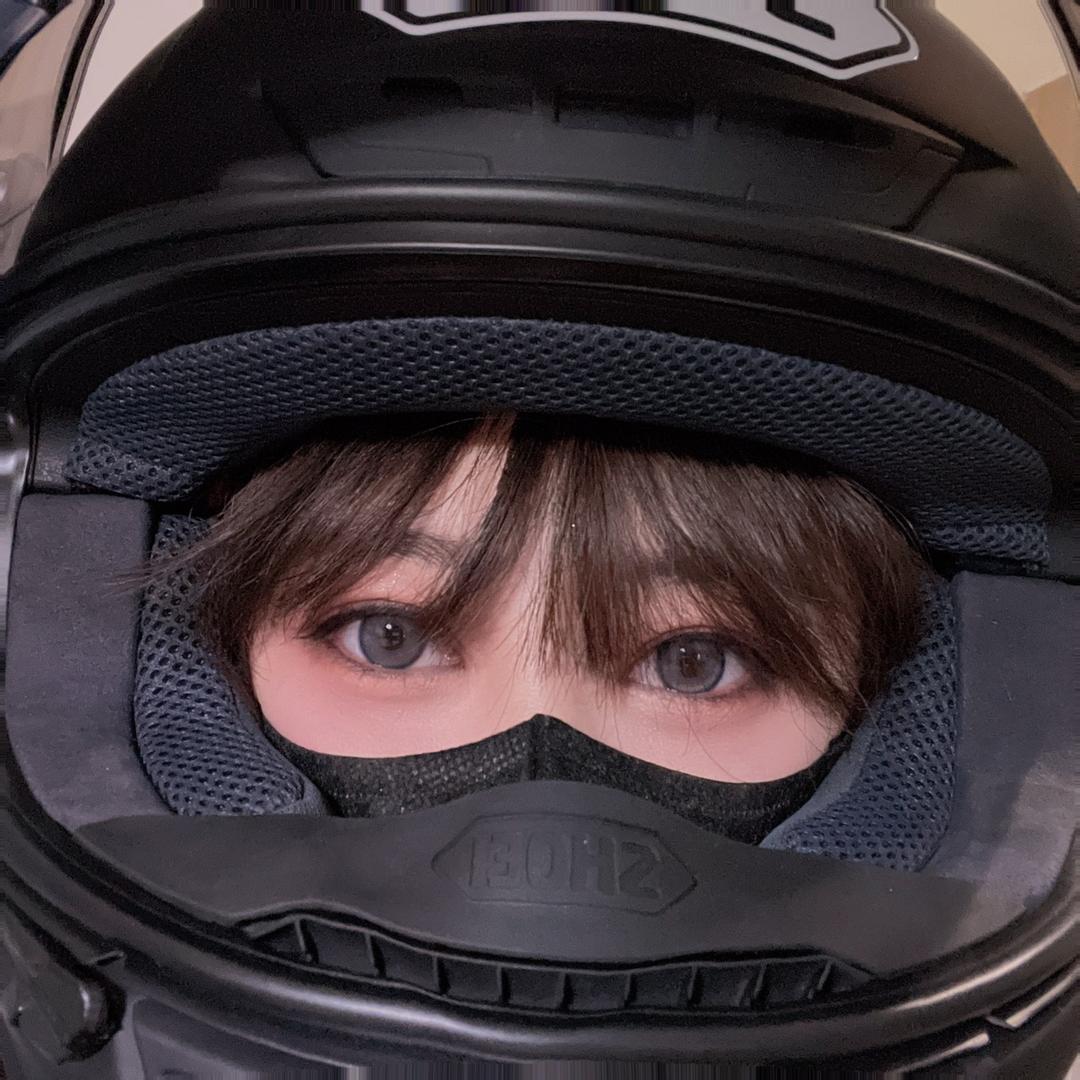 倩倩 🏍️