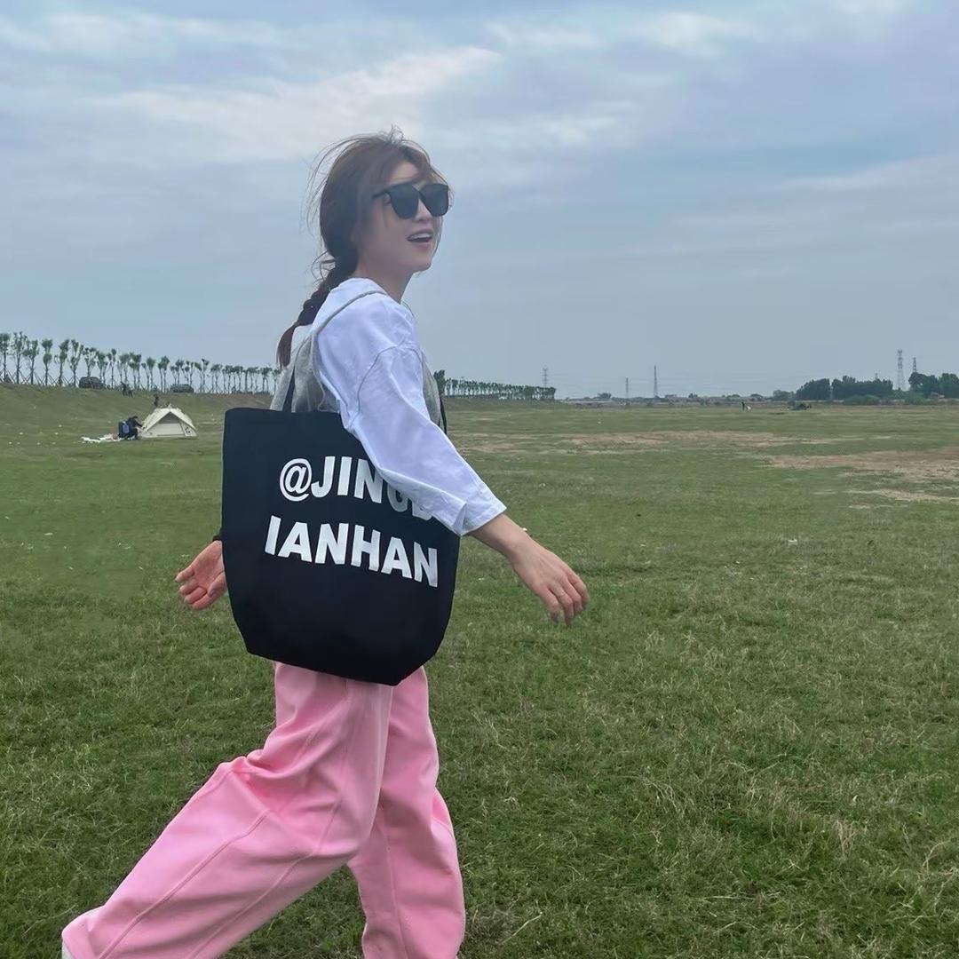 曹阿蛮 。