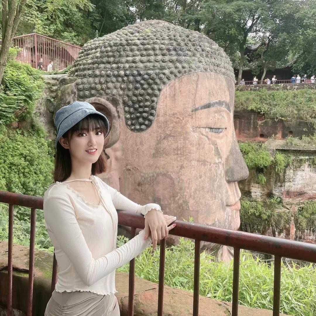 主持人程成