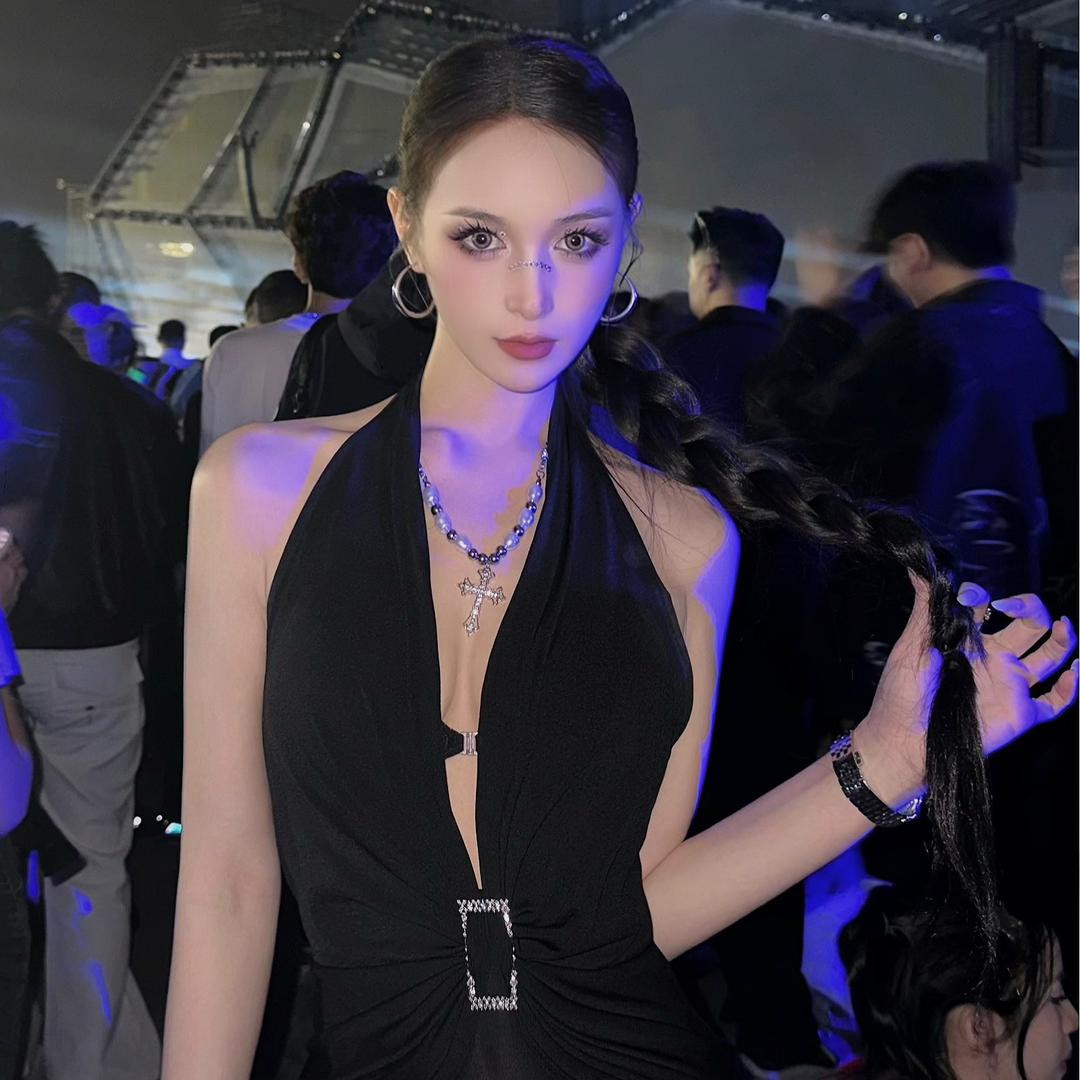 波妩媚的朋友圈✨