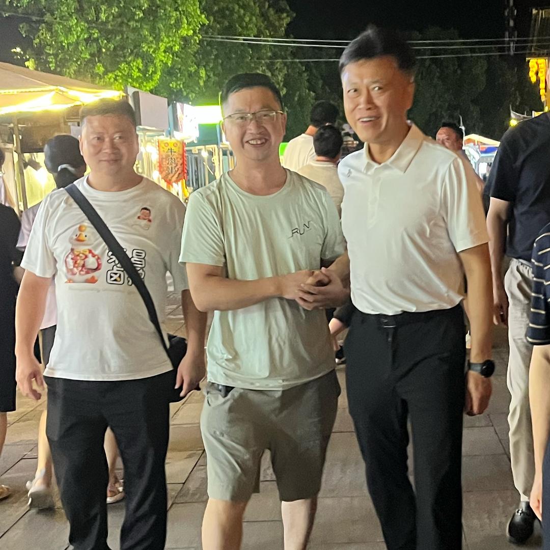 仁怀市美家园购物（鲁班店）坤哥