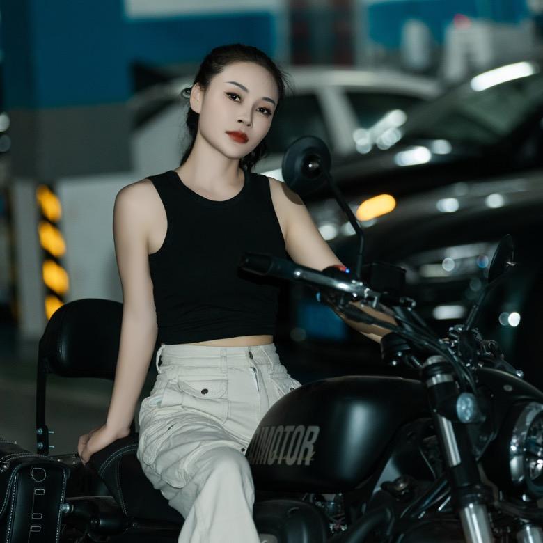 @丽