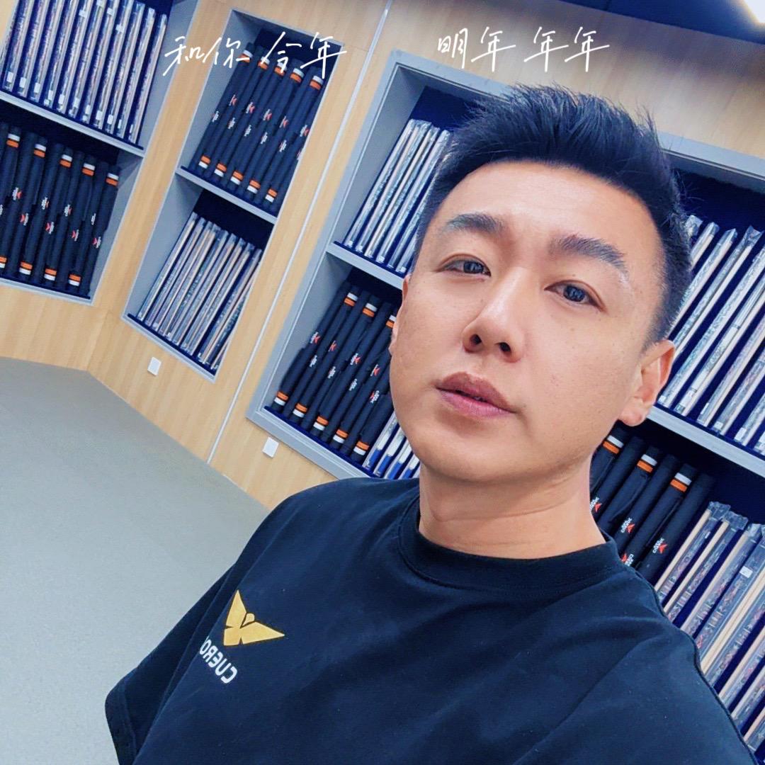 萧然的台球杆