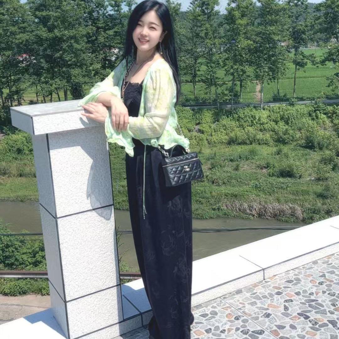 月亮姐姐（向婉月）