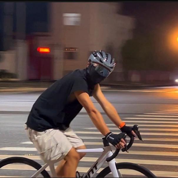 何阿达