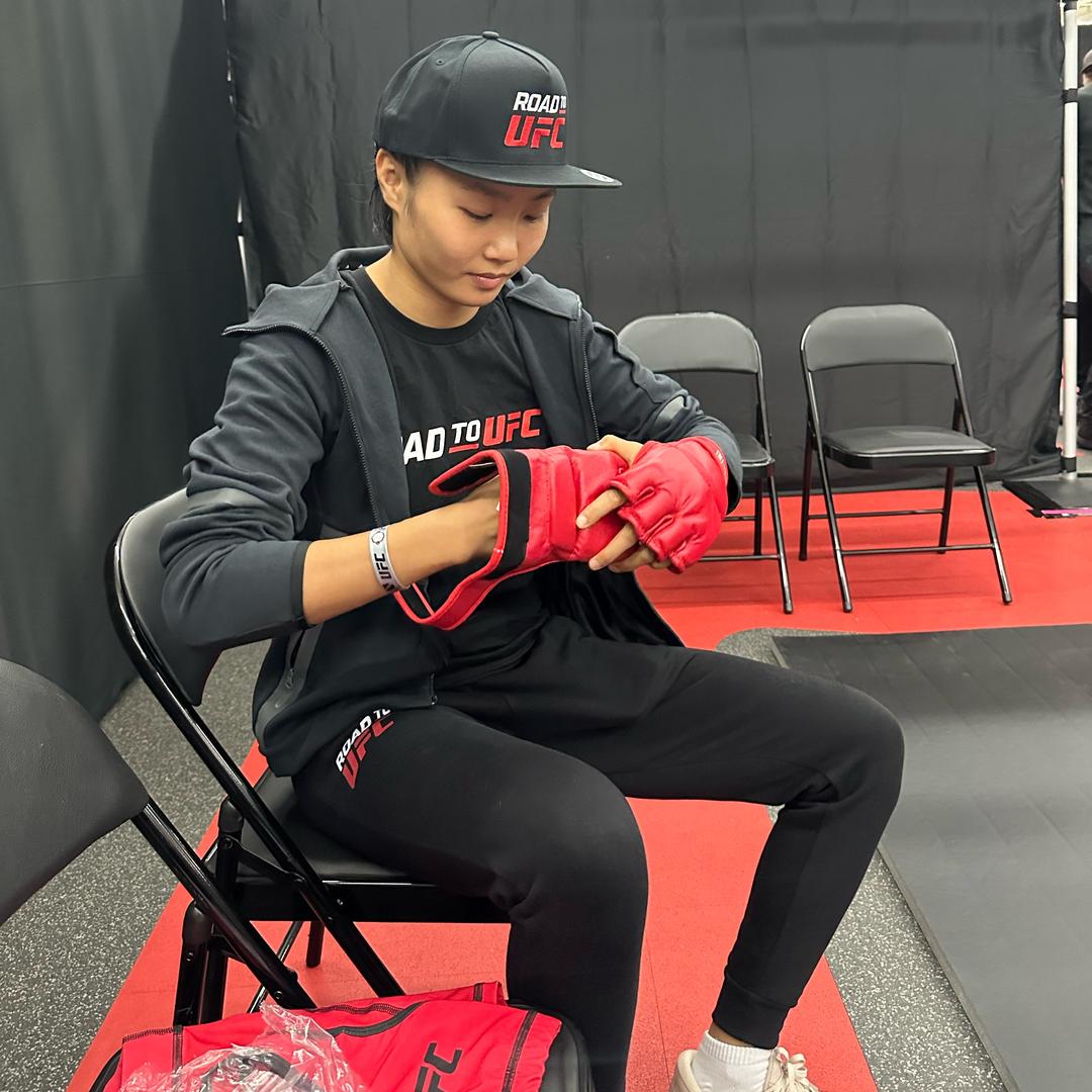 mma 小花-冯萧灿