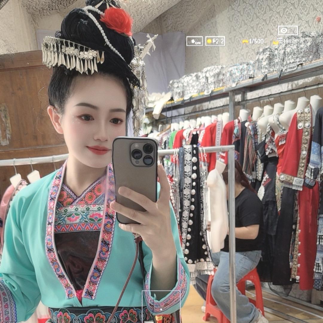 @王芳