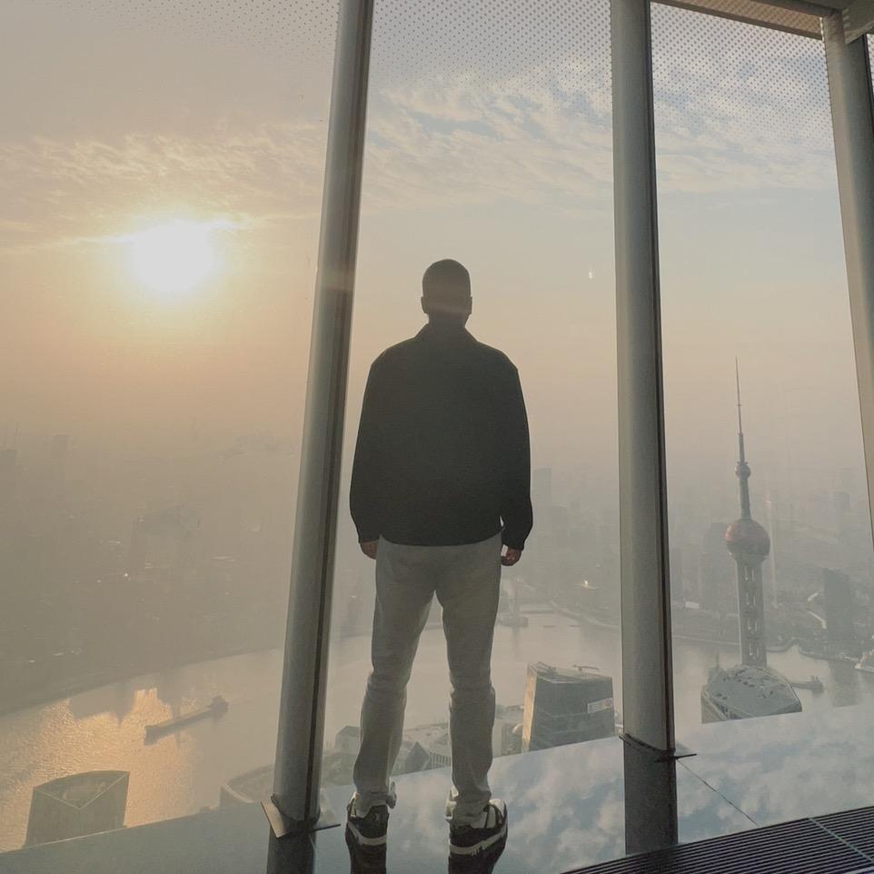 张一一-