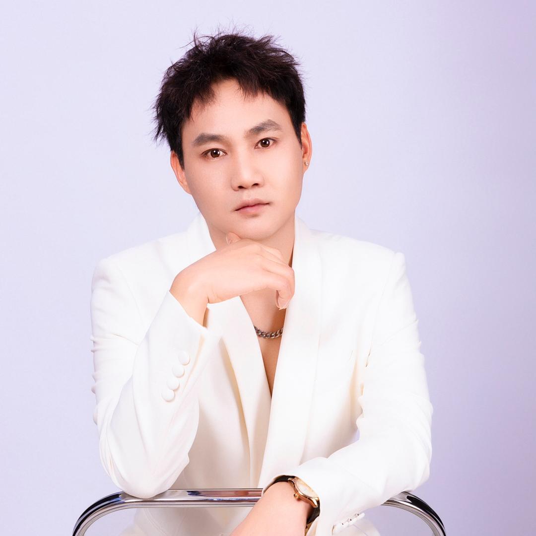 昆明接发烫发造型师 一艾伦