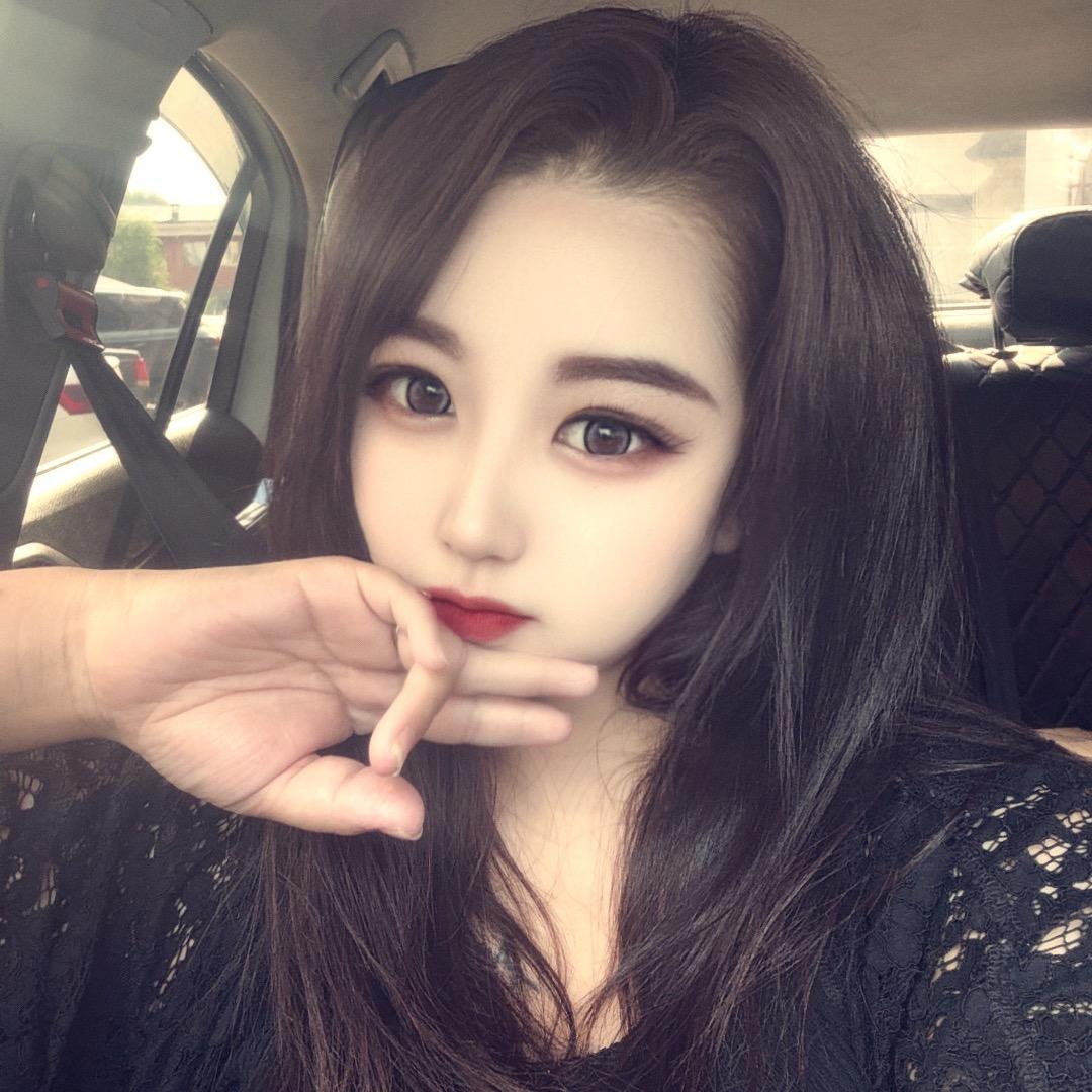 今天努力拼搏，明天8个男模💕