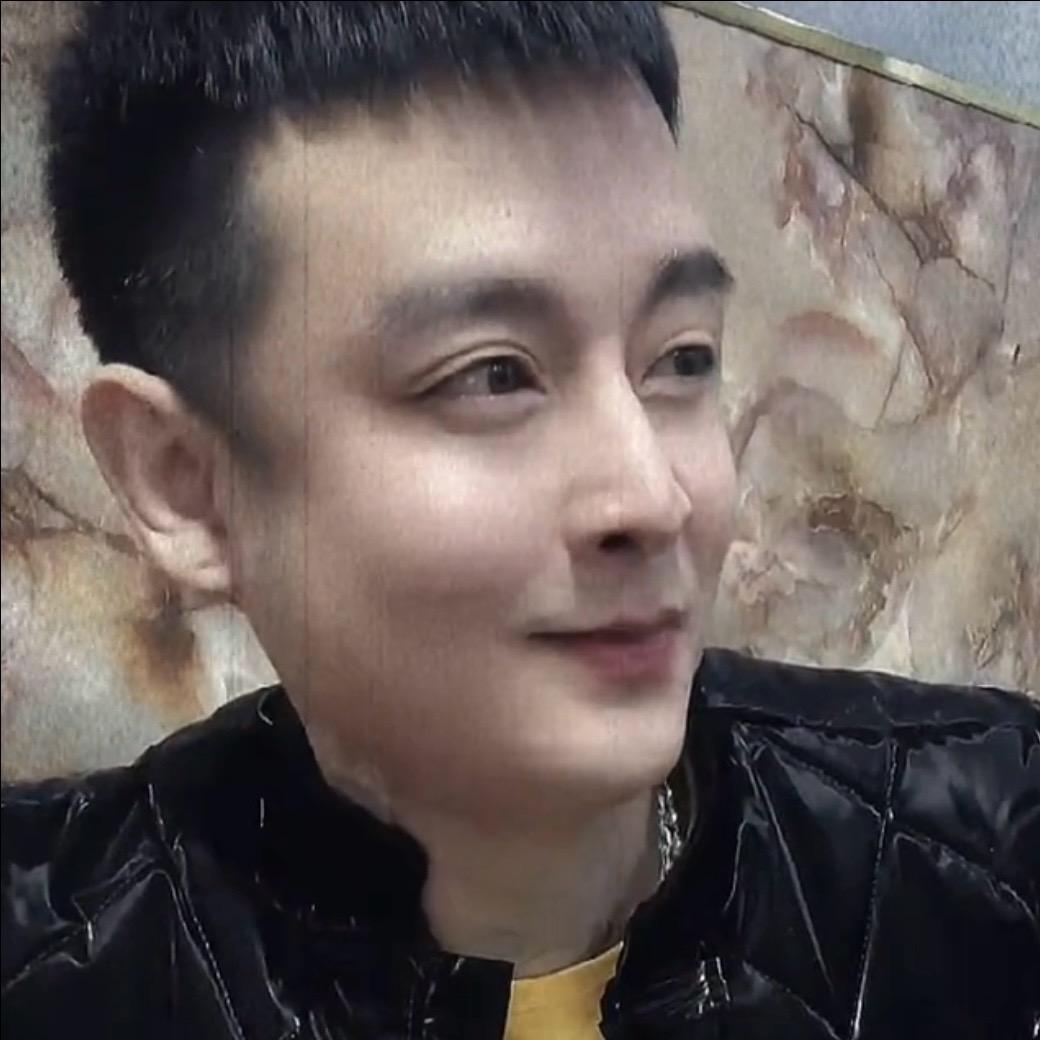 尹晓傲