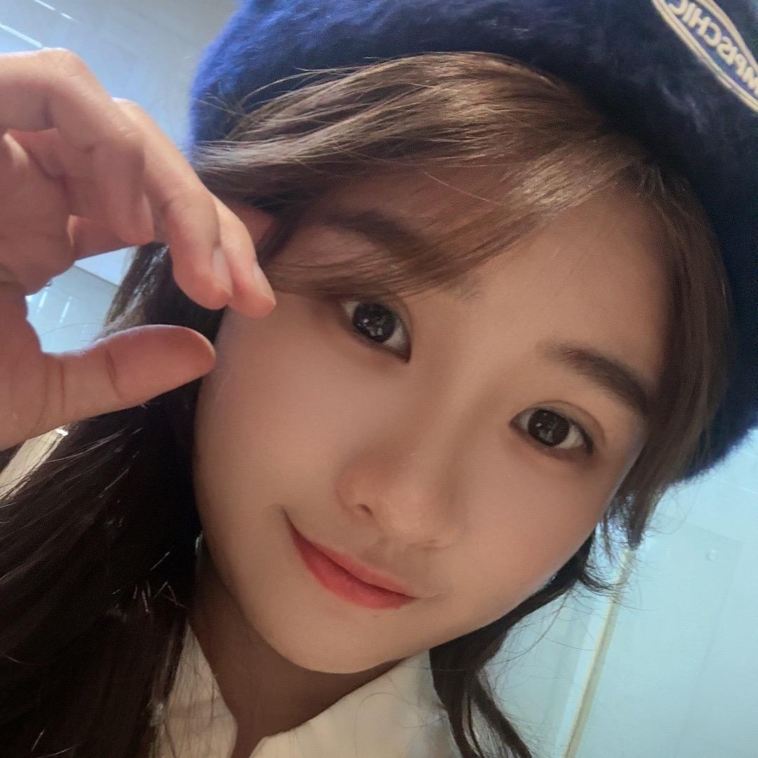 −泡芙👌爱吃.C