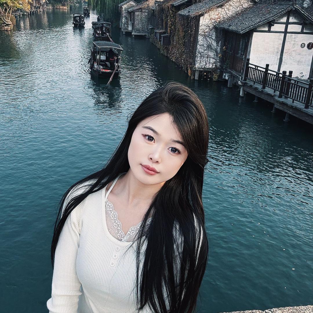 小富琪．