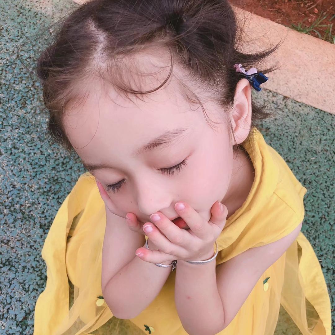 伊梦👩‍👧‍👦