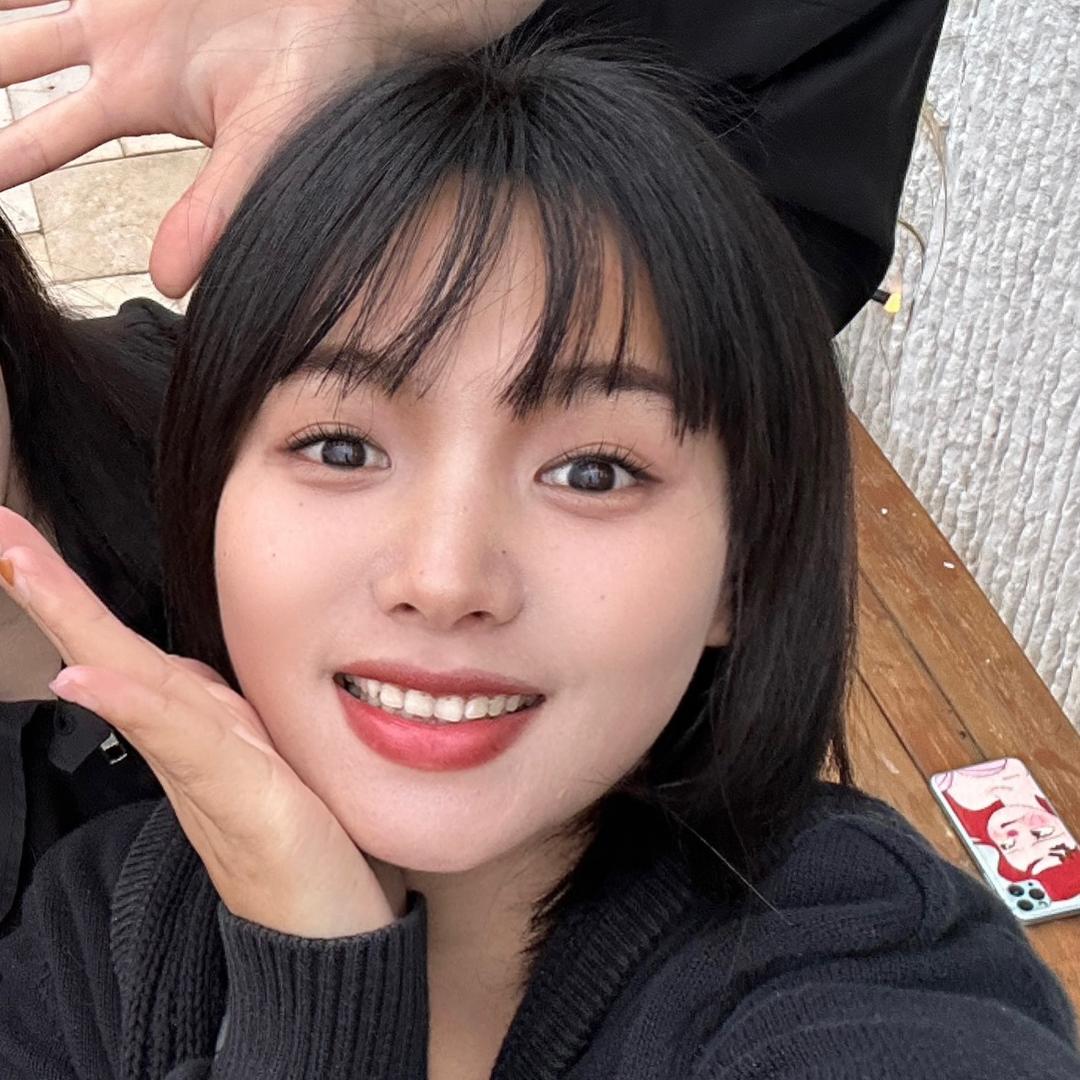 李沐婷在山里打盹