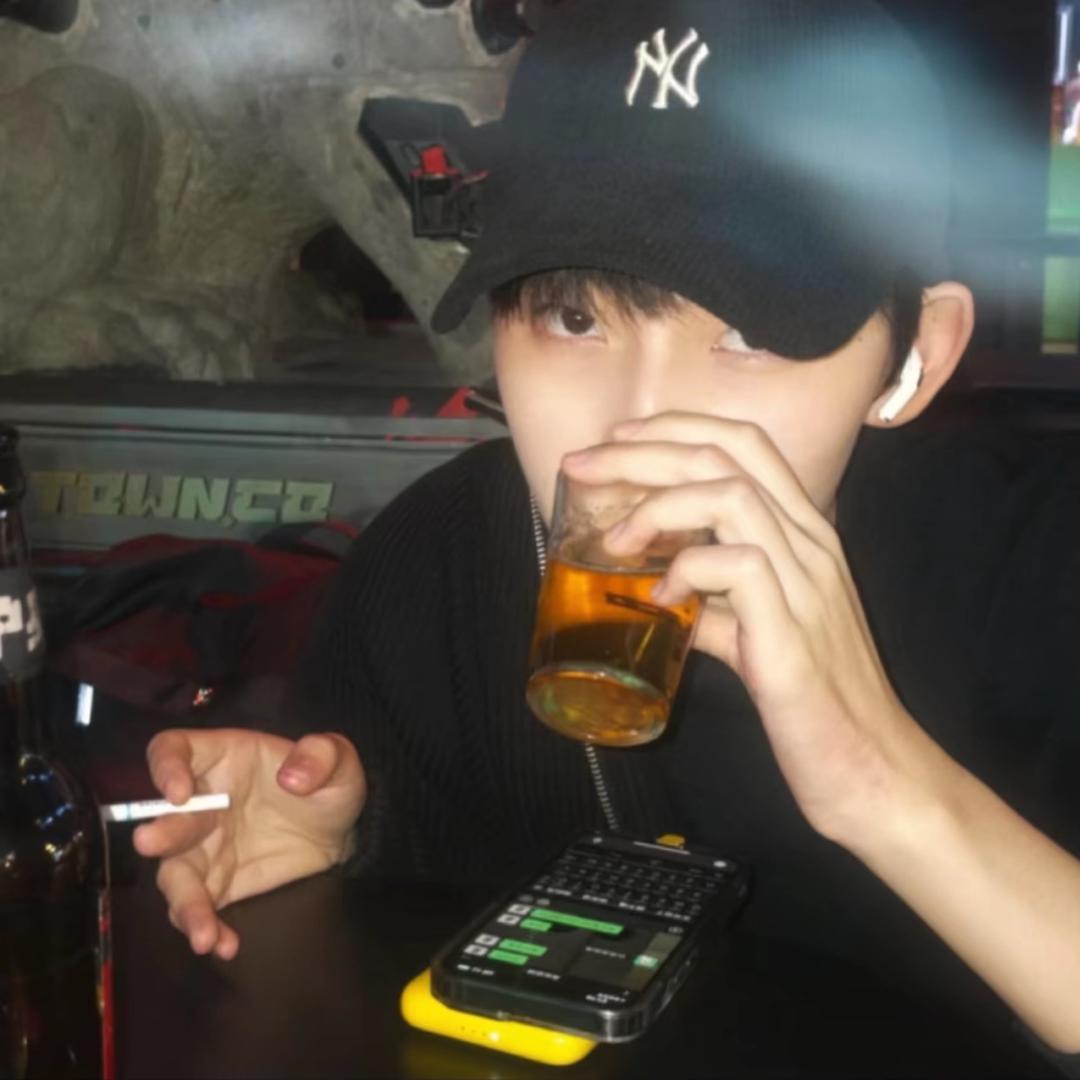 请叫我纯情男高