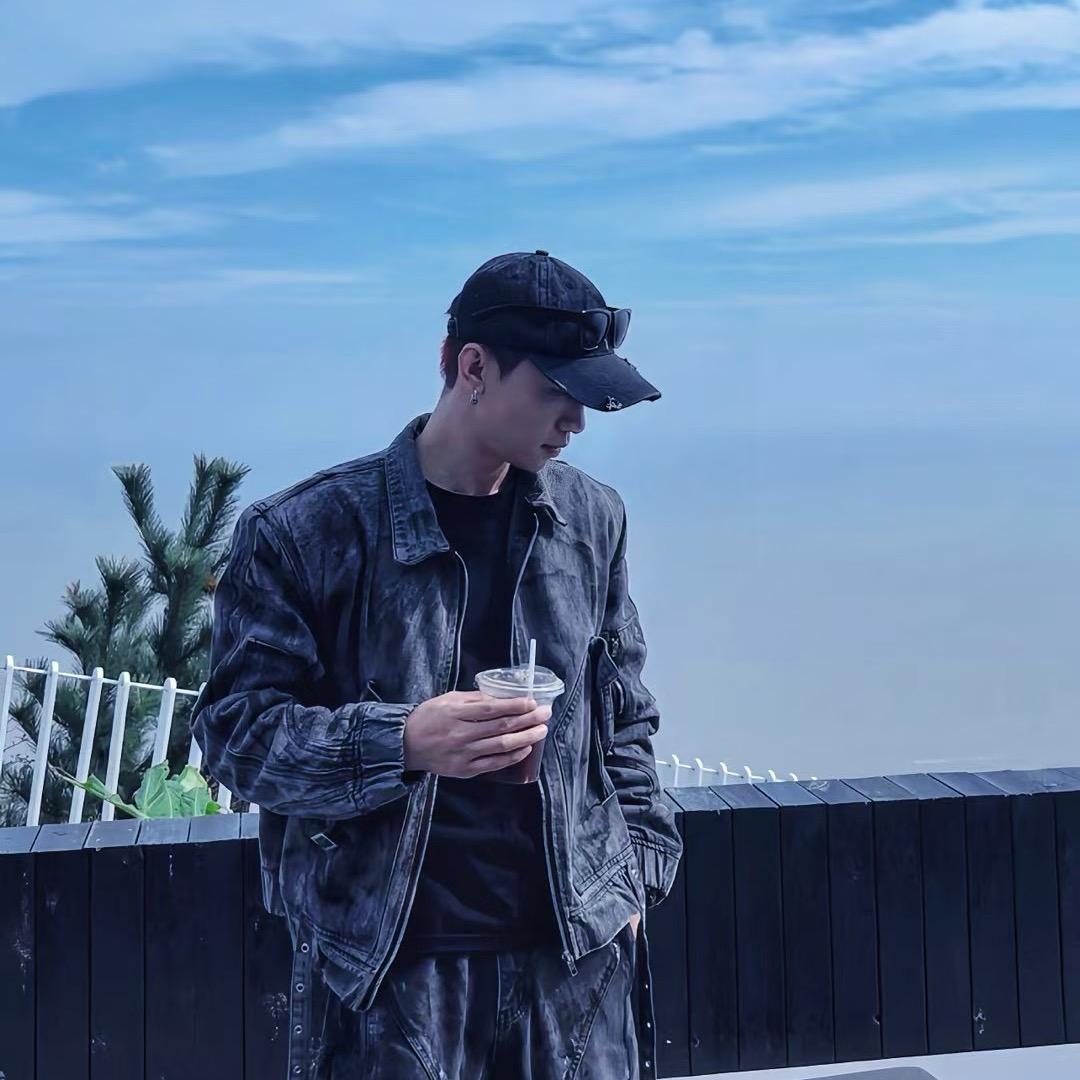 沐柠（光腿神器）