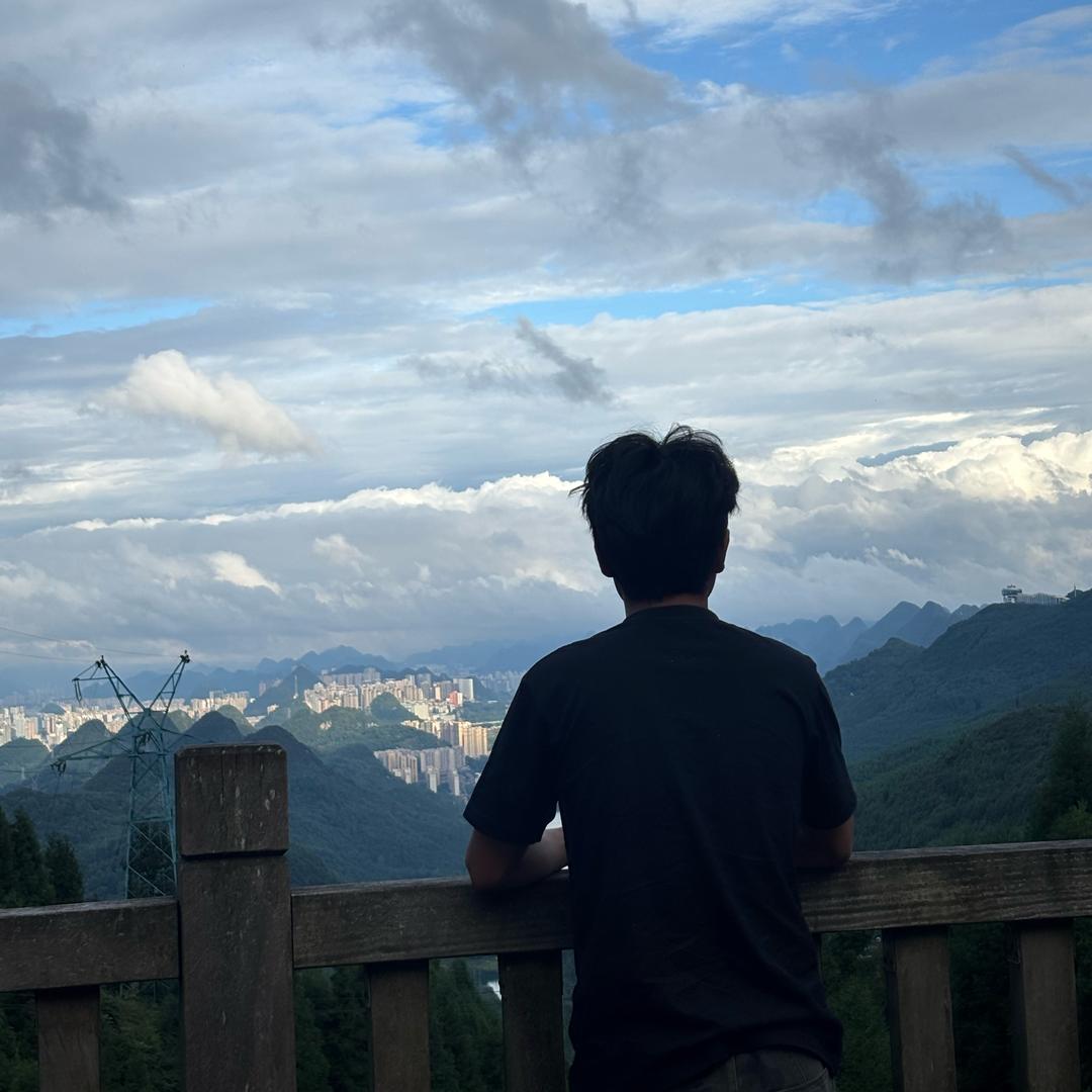 阿 南    🏍️