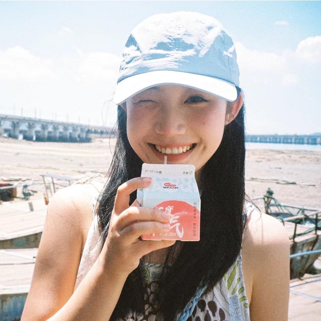 小 侯儿.