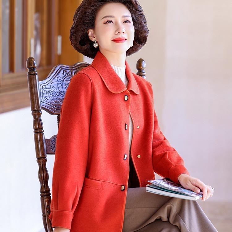 嘉兴雨霖服饰妈妈装特卖