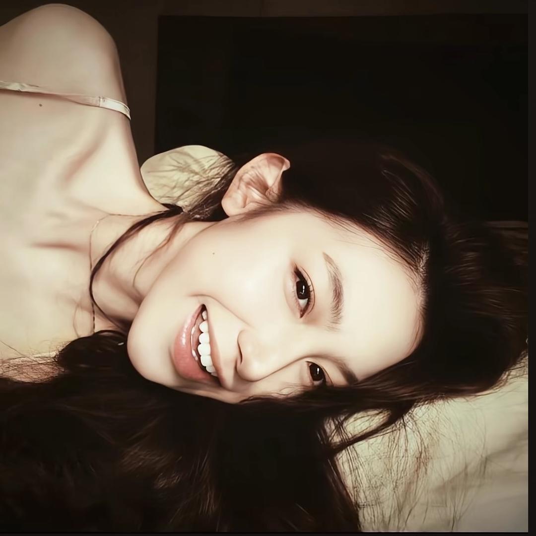 (๐•̆ ·̭ •̆๐)