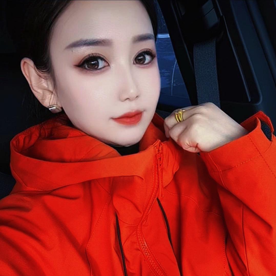 唯爱衣 柴艳（橱窗自助）