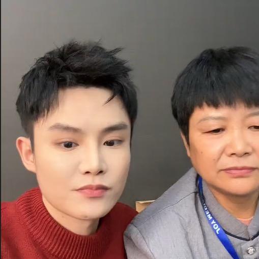 毛毛姐零食小超市