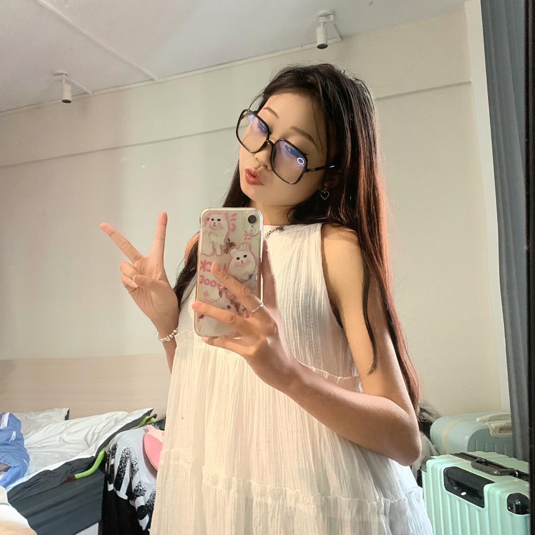 她叫哈哈呐.📷