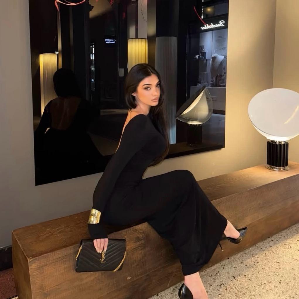 …&