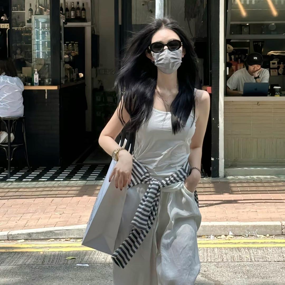杨静轻奢女装（孝义店）