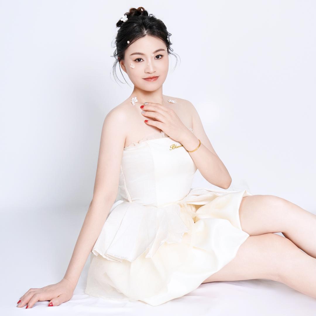 沪上三小姐