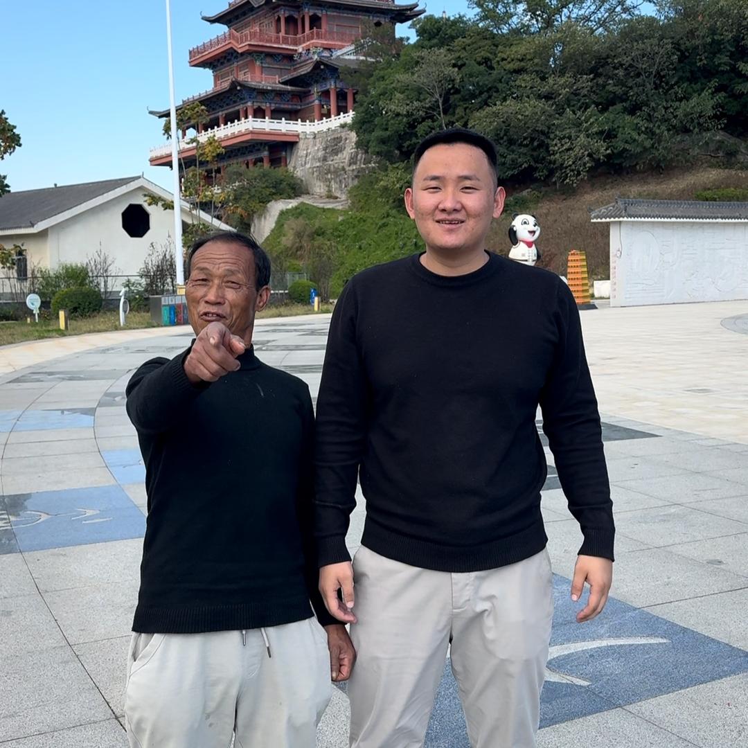 王富贵（挑战卖一百万单芒果）