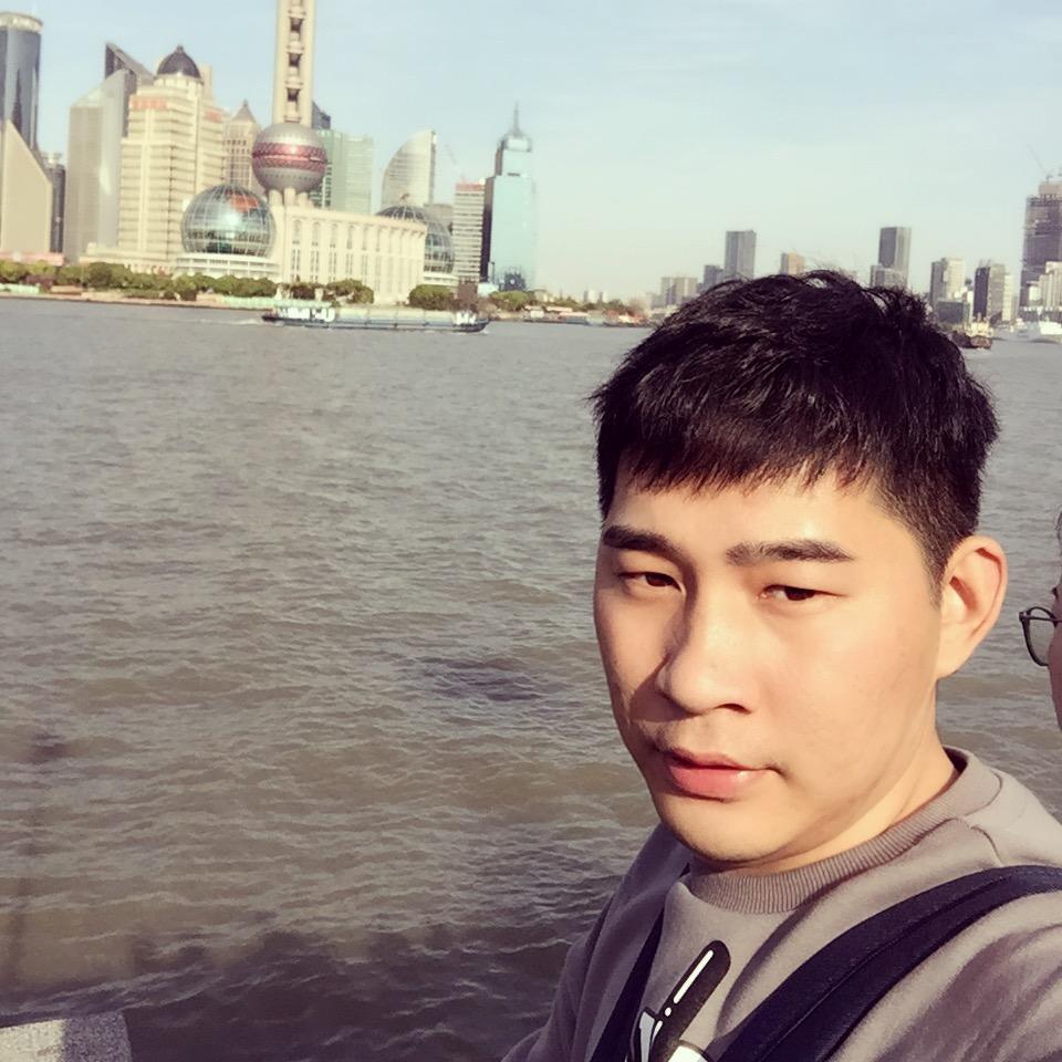 Hy。