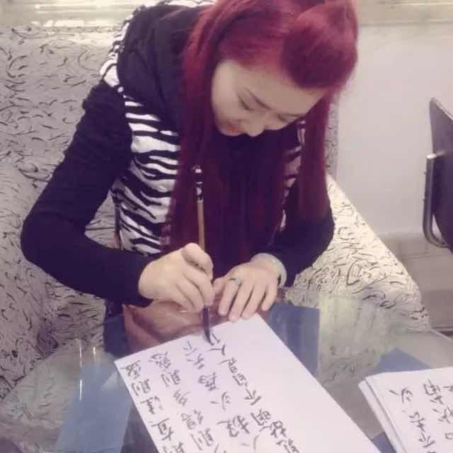 请你安静的爬开