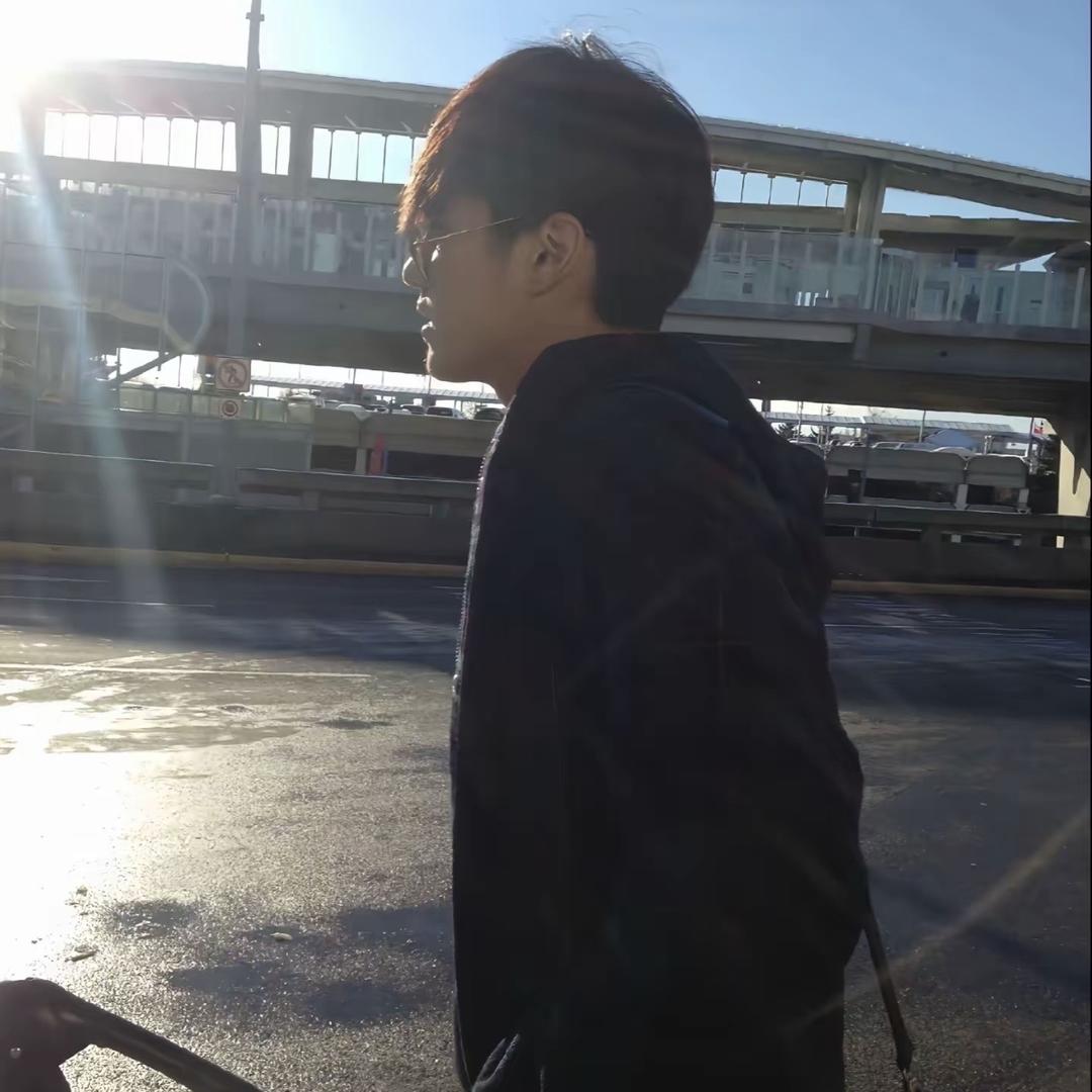 伤心男孩拯救世界